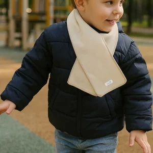 Sciarpa con etichetta Babyvip e profili in contrasto in differenti varianti