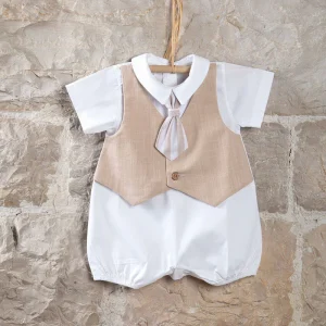 Pagliaccetto in tela di cotone con gilet applicato in tessuto e˜ etto lino e cravattino rigato