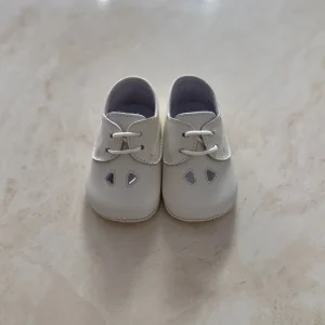 Panyno Scarpine da culla con occhielli